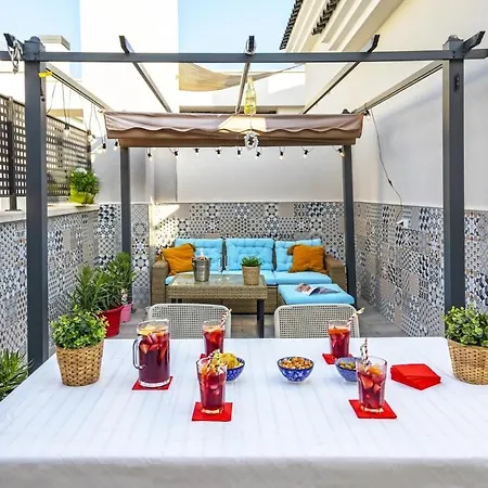 -malagasunapts- Privateterrace Freeparking Pool Apartment *